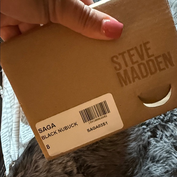 Steve Madden Black Braided Thong Sandals with Metallic Accent - Picture 3 of 3